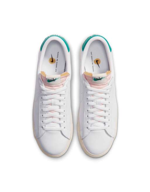Nike Tennis Classic AC sneakers in wit, 4 van 4
