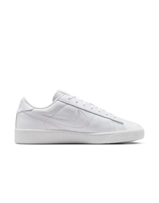 Nike Tennis Classic CS Trainers in White, 3 of 4