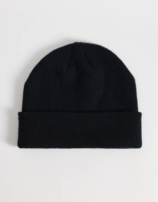 Nike Terra beanie in black, 3 of 3