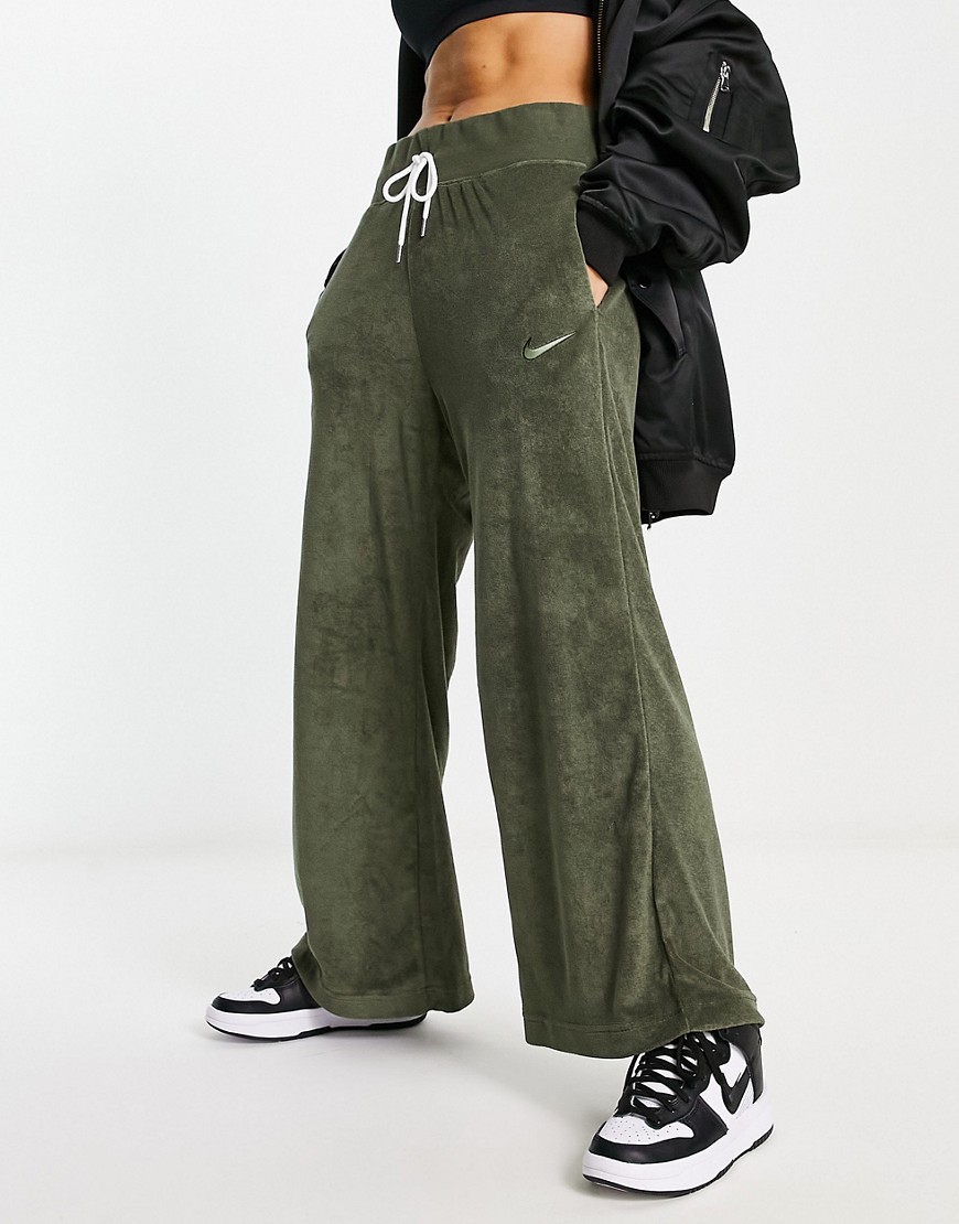 Nike Terry wide leg trousers in cargo khaki-Green
