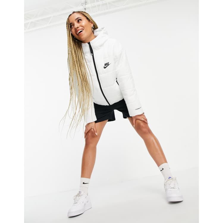 https://images.asos-media.com/products/nike-therma-fit-repel-classic-hooded-jacket-in-white/202914704-1-white?$n_750w$&wid=750&hei=750&fit=crop