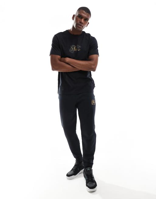 Nike 'Tis The Season logo t-shirt in black, 3 of 4