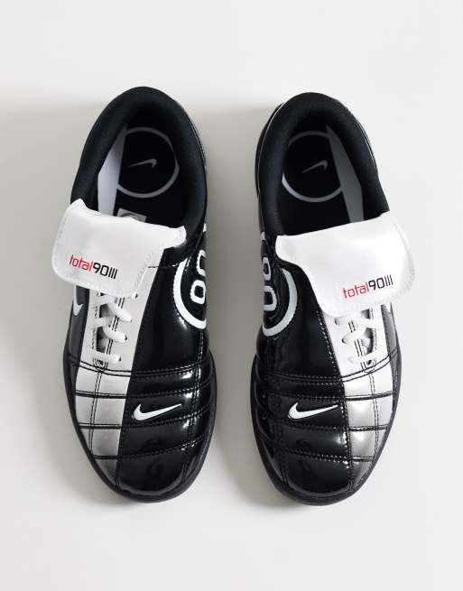 Nike Total 90 SE sneakers in black and silver, 2 of 5