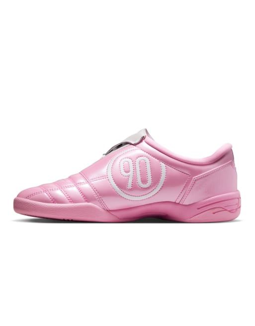 Nike Total 90 SE sneakers in pink and white, 3 of 4