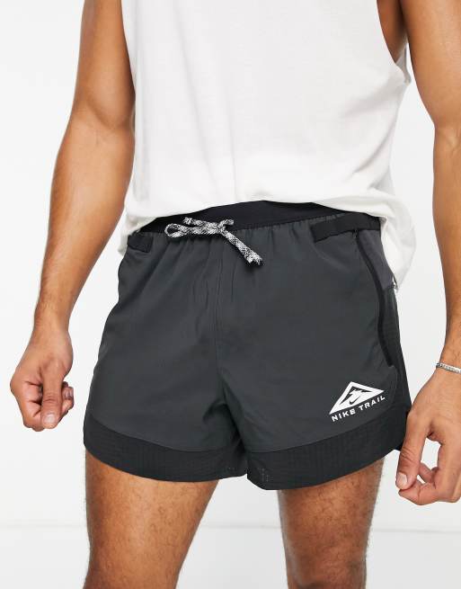 Nike - Trail Running - Dri-FIT Flex Stride - 5 inch lange short in grijs
