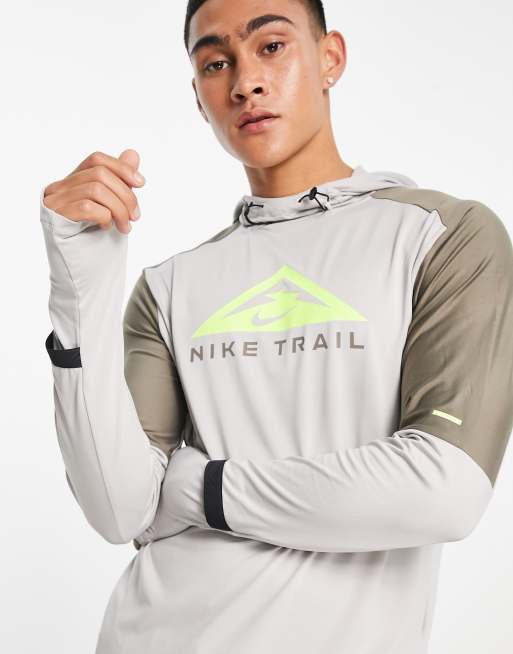 Nike trail outlet running sweatshirt