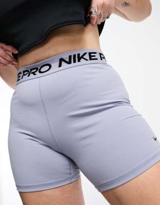 Nike - Train Plus Pro - Shorts in Grau