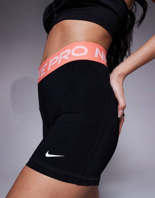Nike Training 365 5-inch shorts in black and peach, 2 of 5