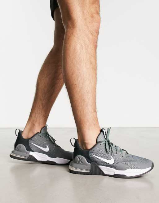 Grey nike clearance trainer