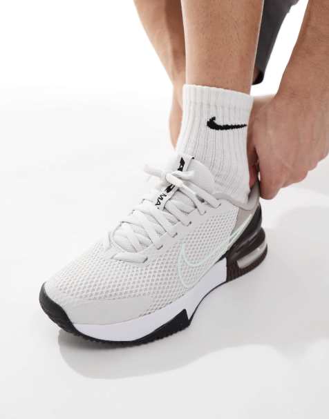 Nike Training - Air Max Alpha 6 - Baskets - Gris clair - view 1