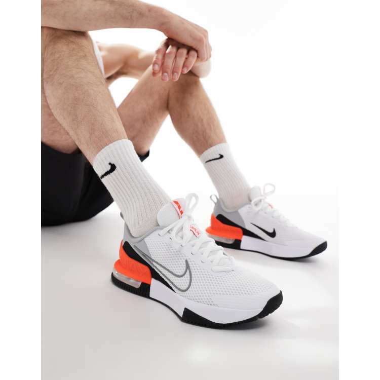 Nike Training Air Max Alpha 6 Sneakers bianche e rosse ASOS