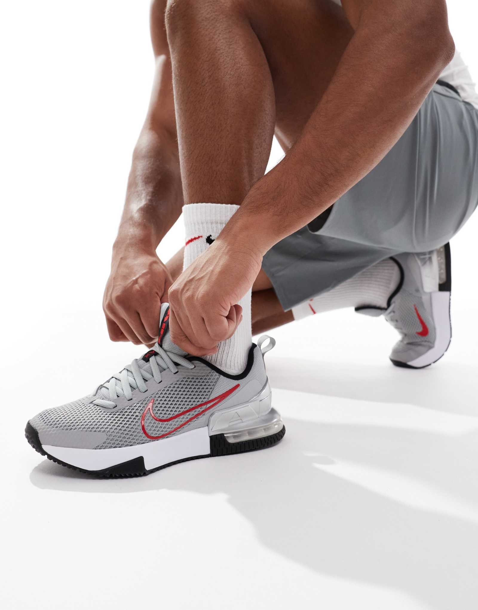 Кроссовки Nike Training Air Max Alpha 6 серого цвета