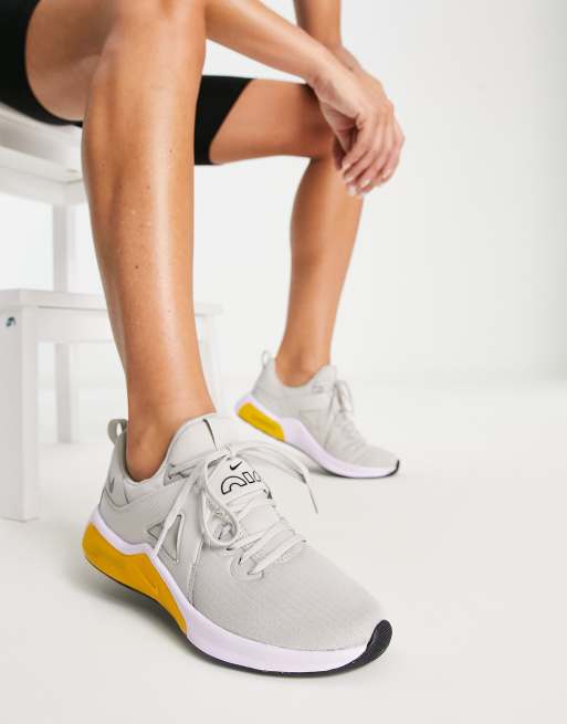 Nike Training - Air Max Bella 5 - sorte sneakers