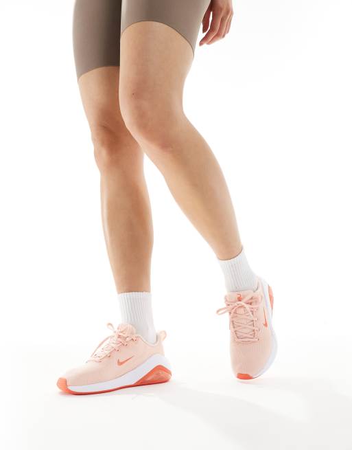Nike Training – Air Zoom Bella 7 – Rosa och vita träningsskor i unisex-modell , 3 av 5