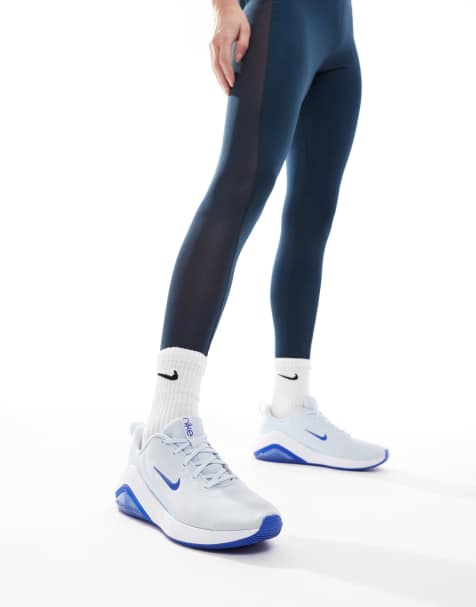 Nike Training – Air Zoom Bella 7 – Sneaker in Blau und Weiß - view 1