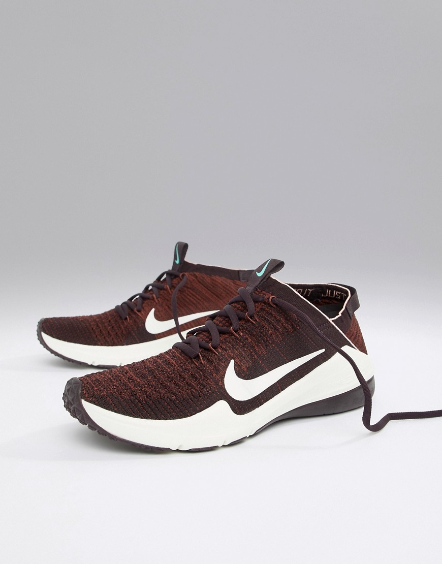 Nike Training - Air Zoom Fearless - Flyknit sneakers in bordeauxrood-Paars
