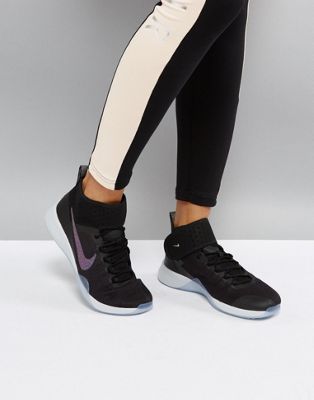 nike zoom strong 2