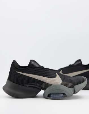 nike training air zoom superrep sneakers in black