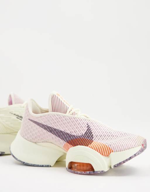 Nike Training - Air Zoom - SuperRep 2 - Sneakers in gebroken wit