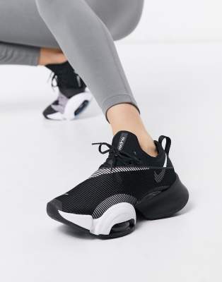 girls size 5 nike trainers