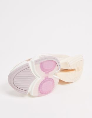 nike training air zoom superrep trainers in peach