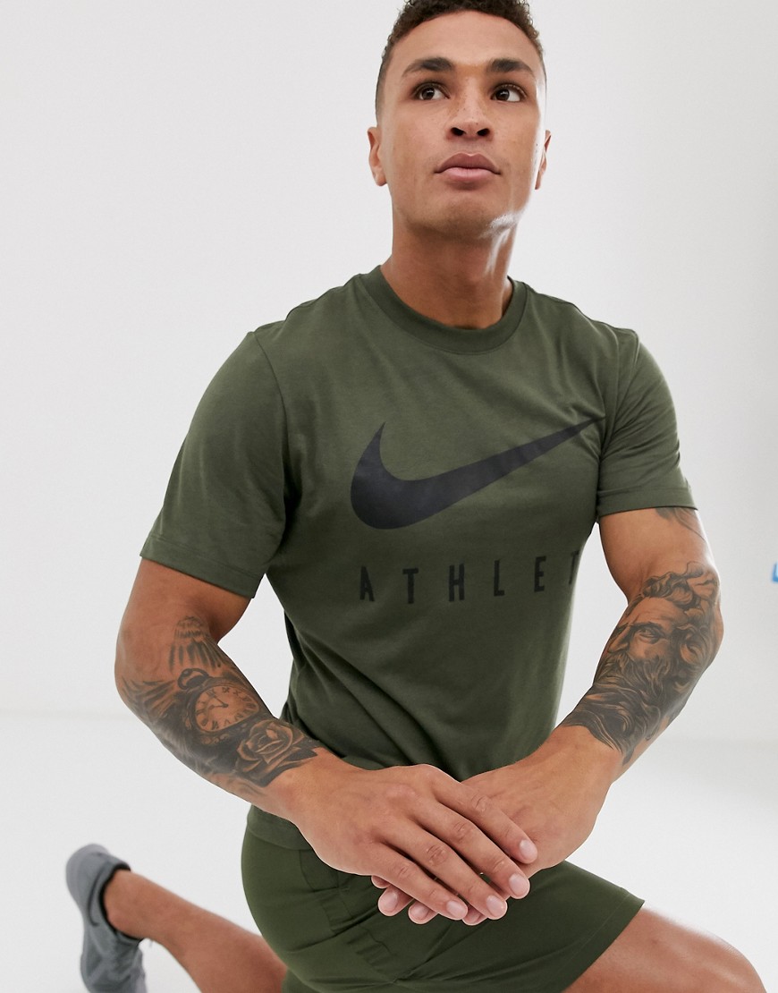 Nike Training – Athlete – Kakifärgad t-shirt-Grön