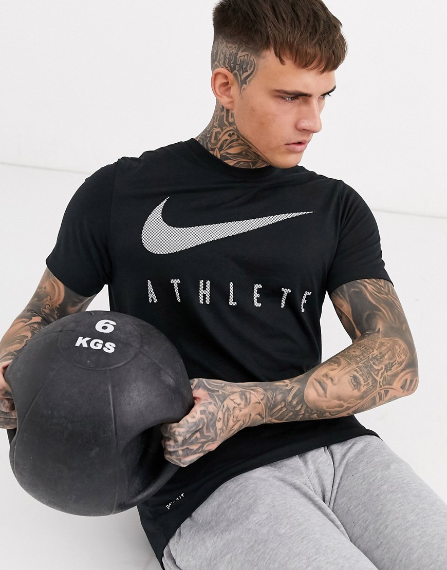Nike Training - Athlete - T-shirt met swoosh in zwart