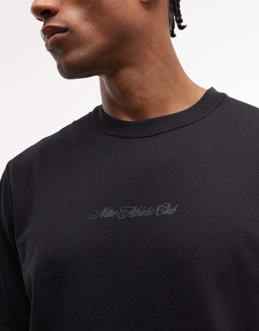 Nike Training – Athletic Club – Perforiertes T-Shirt in Schwarz mit Logo-Schriftzug, 5 von 5