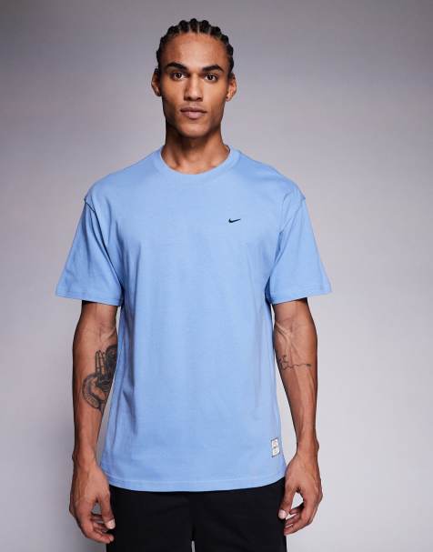 Nike Training – Athletic Club – T-Shirt in Blau mit Grafikprint am Rücken - view 1