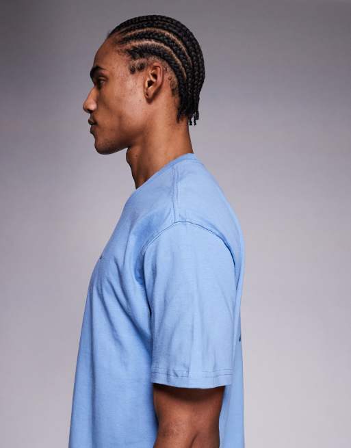Nike Training – Athletic Club – T-Shirt in Blau mit Grafikprint am Rücken, 4 von 5