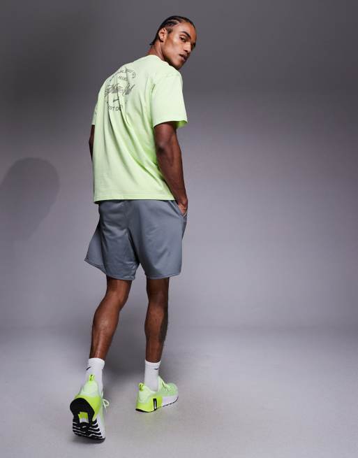 Nike Training - Athletic Club - T-shirt verde lime con stampa grafica sul retro, 3 di 5