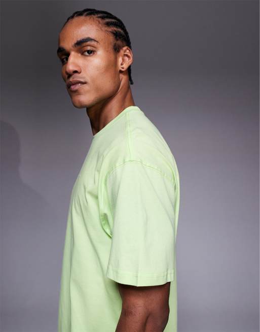 Nike Training - Athletic Club - T-shirt verde lime con stampa grafica sul retro, 4 di 5