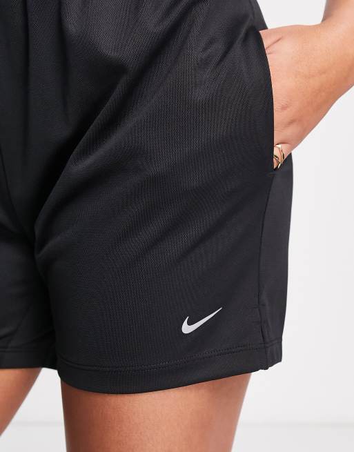 Nike Women's Core Dri-FIT Attack Mid Rise 5 Short