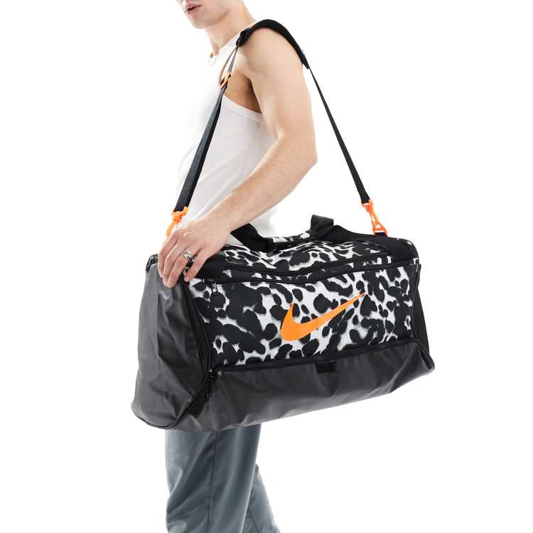◇Nike◇ Brasilia Duffel Bag 9541L Black White DM3976010 Nike Brasilia 9.5 Training Duffel Bag (Small, 41L)