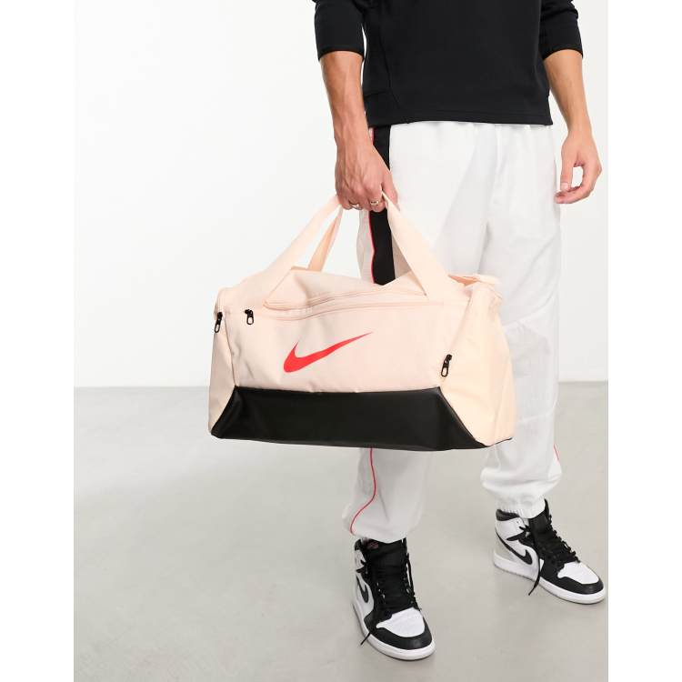 Nike Training Brasilia Sac polochon Taupe ASOS