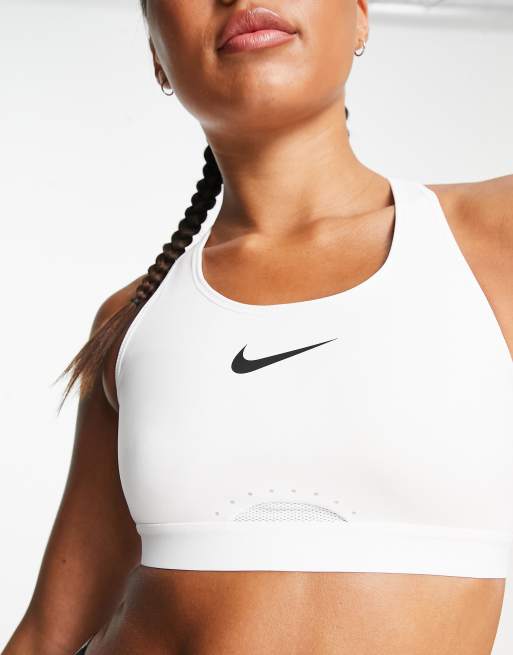 Reggiseni bianchi sportivi. Nike CA