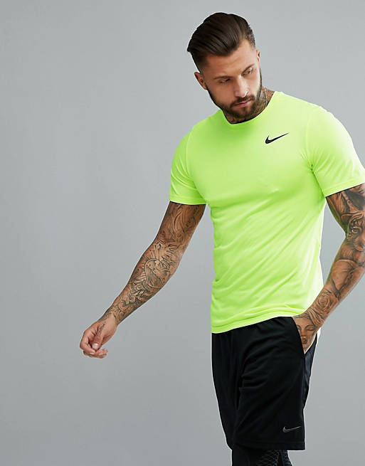 legemliggøre dosis bid Nike Training breathe hyper Dry t-shirt in yellow 832835-703 | ASOS