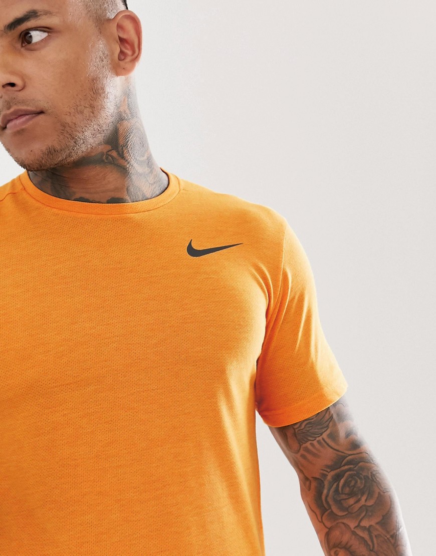 Nike Training - Breathe HyperDry - T-shirt in oranje