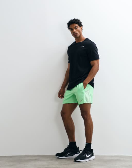 Nike Training camiseta de algodón Dri-FIT en negro, 4 de 5