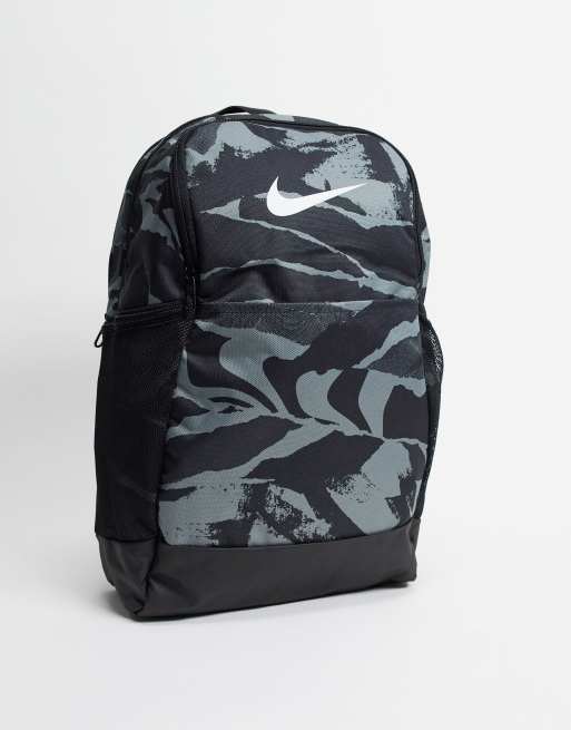 Nike camo backpack new arrivals