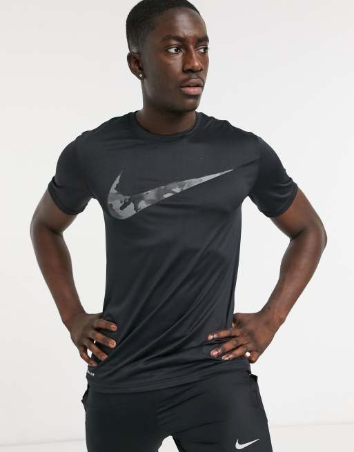 Black nike camo outlet shirt