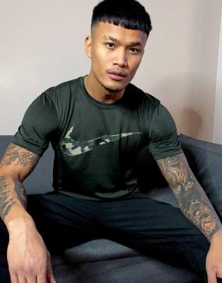nike camo swoosh t shirt