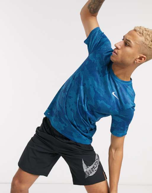 nike training camo t shirt