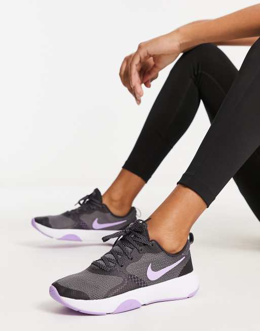 Nike noir best sale et violet