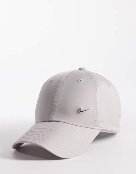 Nike Training Club cap with metallic swoosh in gray and silver tone - view 1