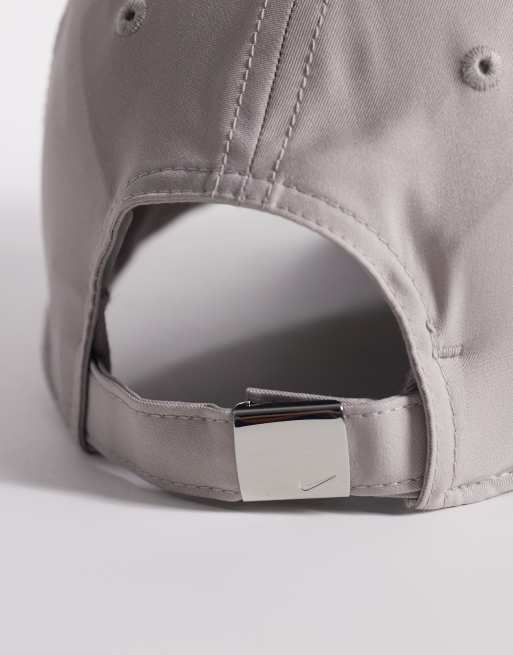 Nike Training Club cap with metallic swoosh in gray and silver tone, 3 of 3