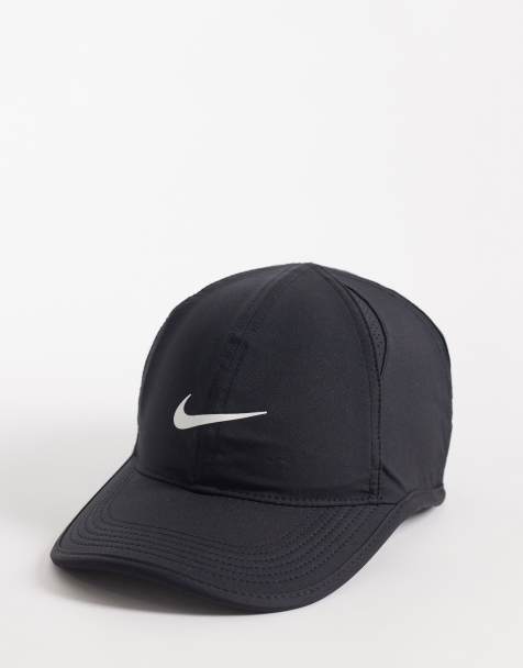 Nike Training Club cap with swoosh in black - view 1