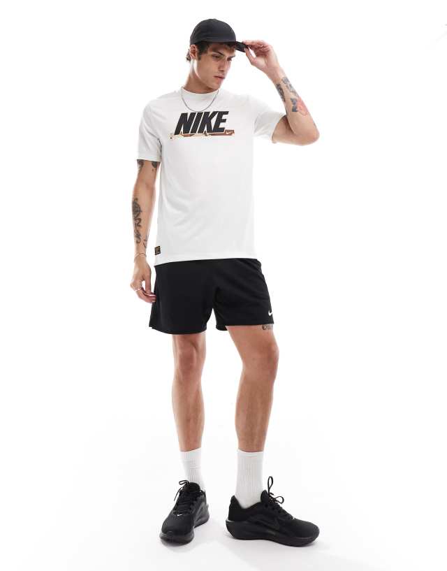 Nike Training - core legend camo t-shirt in white