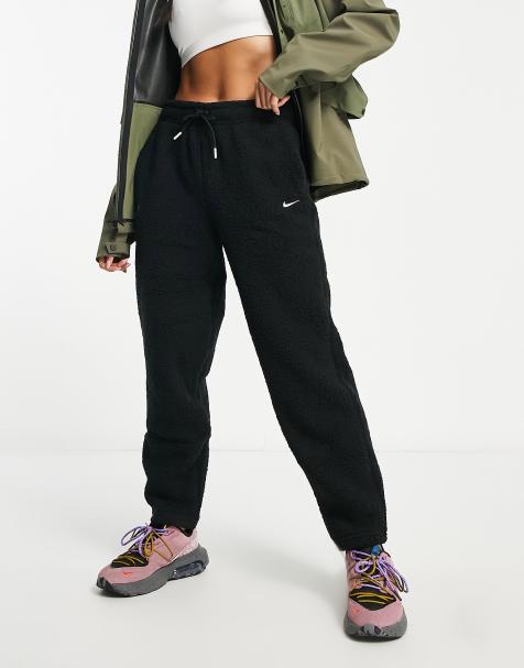 Black nike joggers women