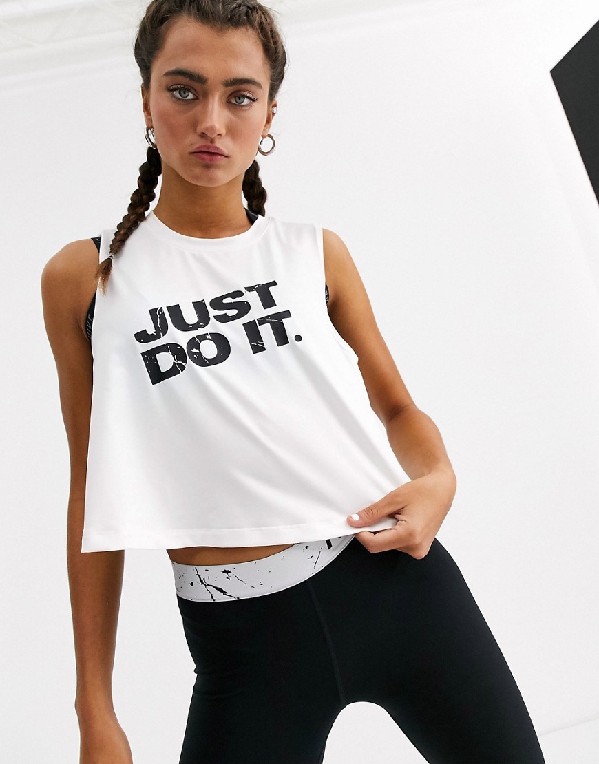 Nike Training - Cropped hemdje met marmerprint in wit